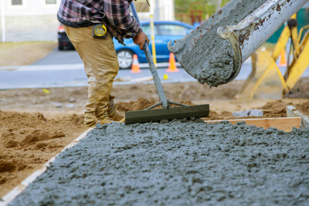 Best Concrete Driveway Installation  in Roaring Spring, PA